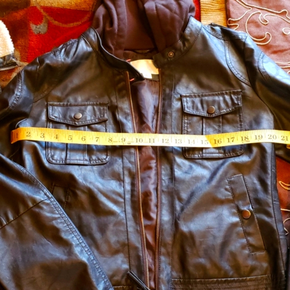jacket/Vest - Picture 5 of 8